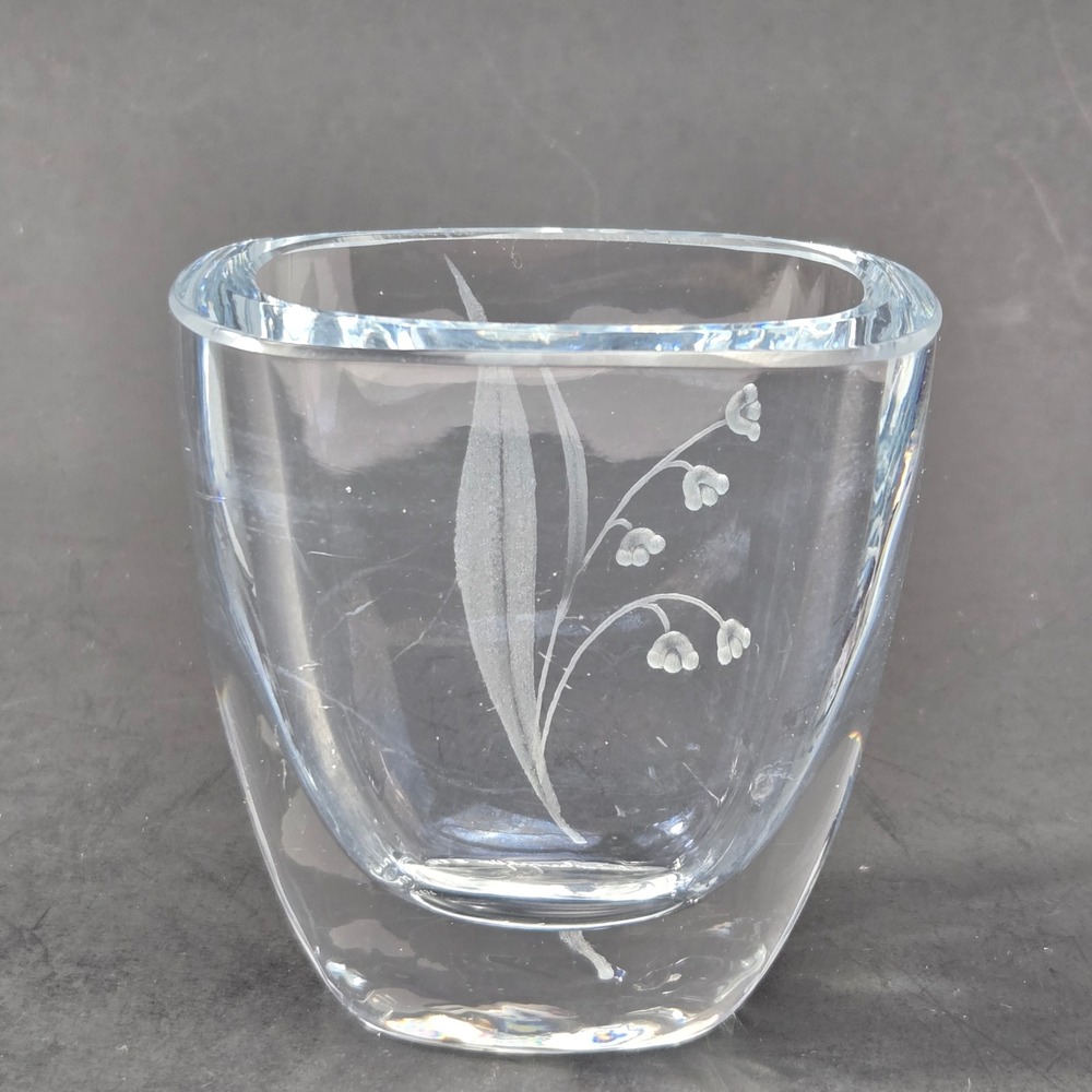 Strombergshyttan Swedish Art Glass Vase Lily of the Valley Etched Crystal B894